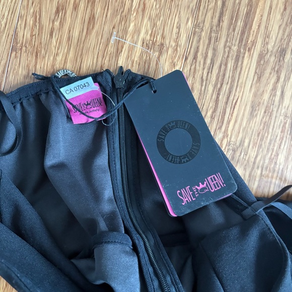 Save the Queen Maxi Dress - Picture 3 of 6